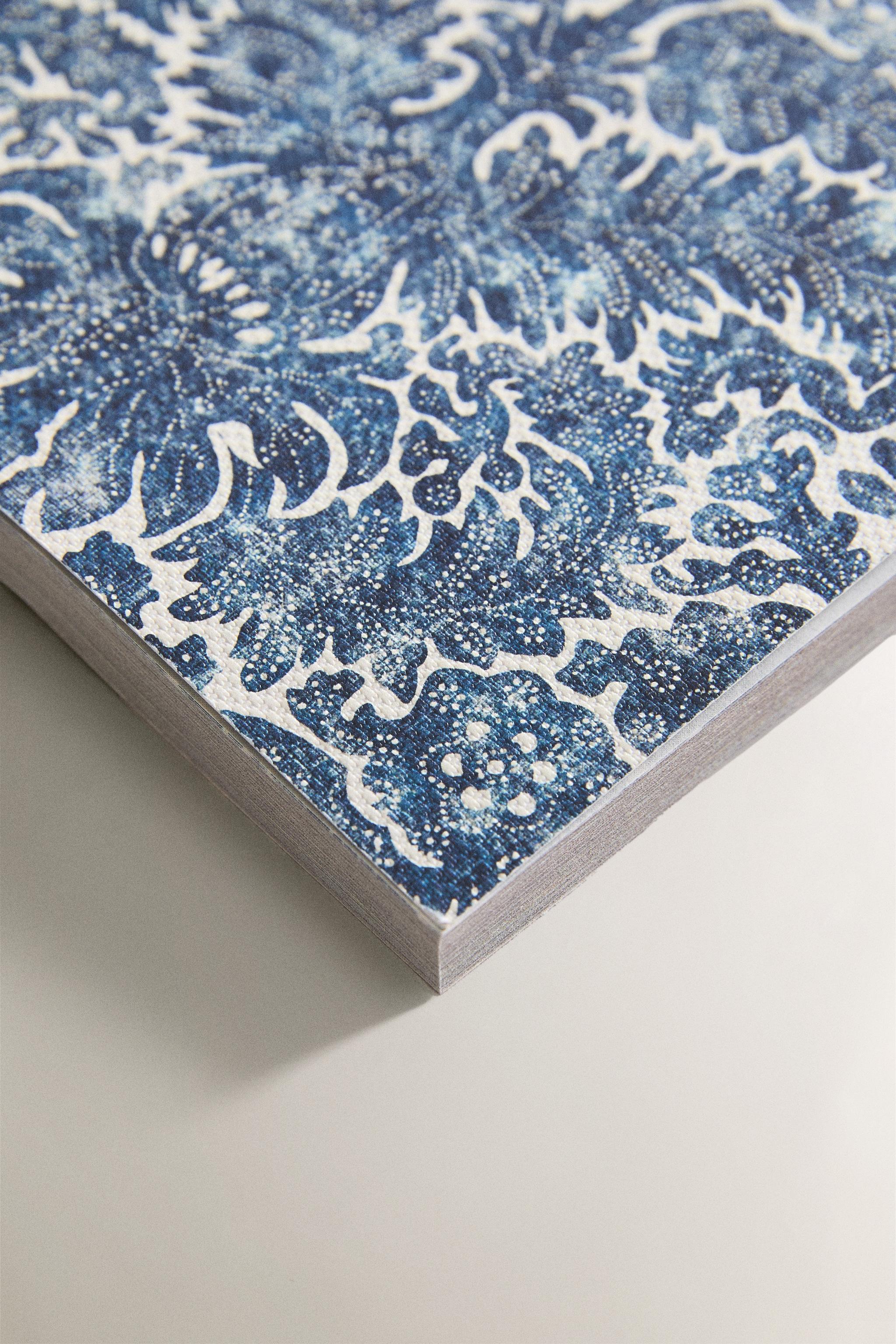 MILAN CITY GUIDE CABANA BOOK (ENGLISH) — Blue/White