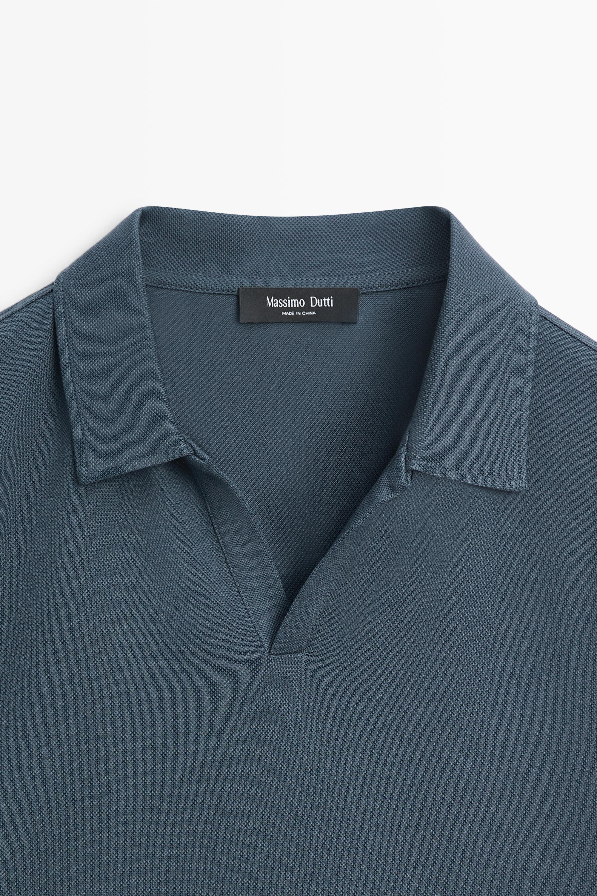 Micro-textured V-neck piqué polo shirt