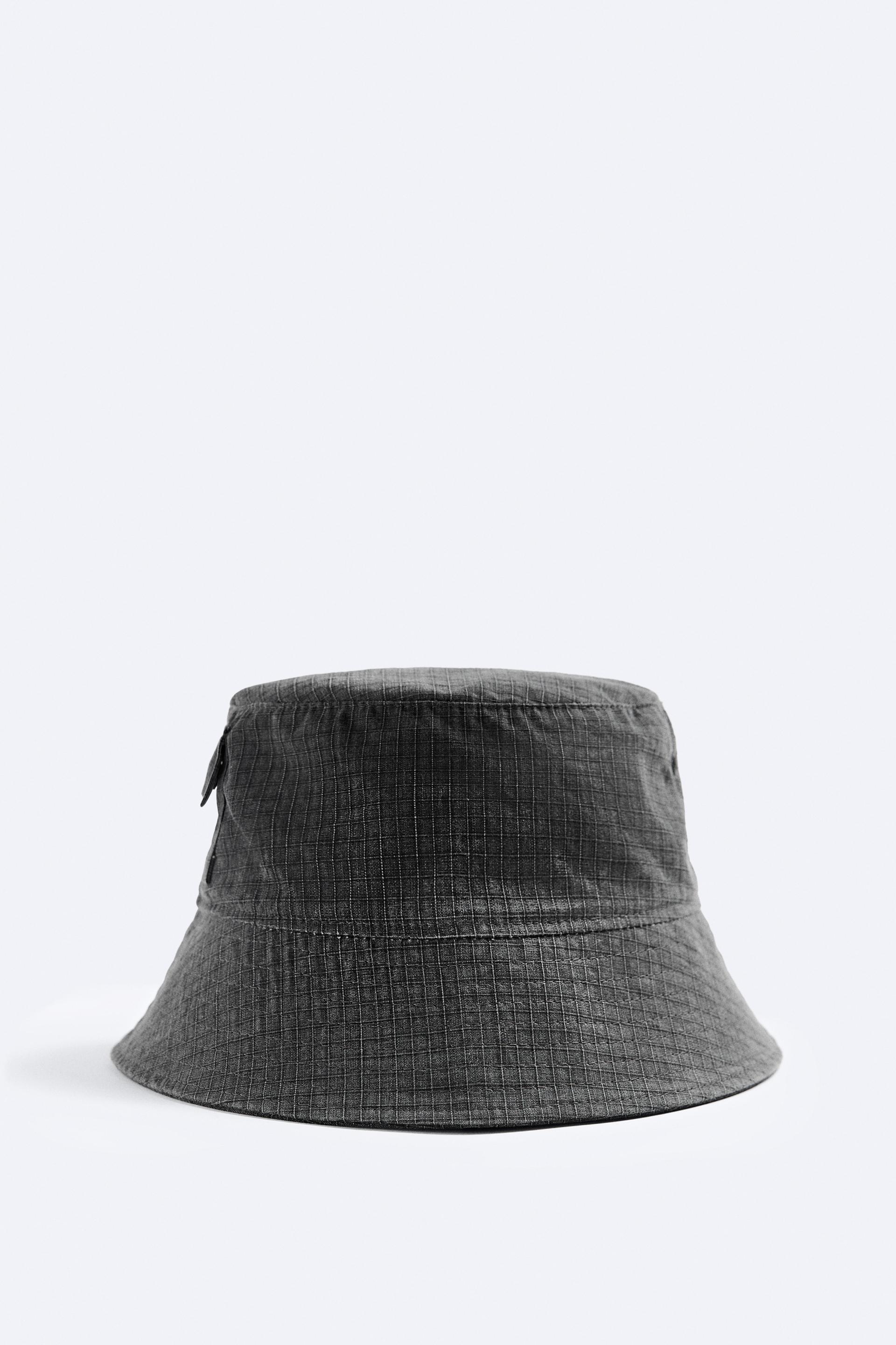 HAT WITH NECK FLAP - Dark brown