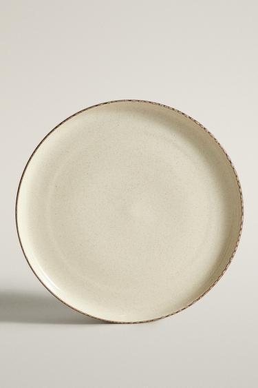 STONEWARE DINNER PLATE WITH ANTIQUE FINISH RIM - Light ecru by Zara