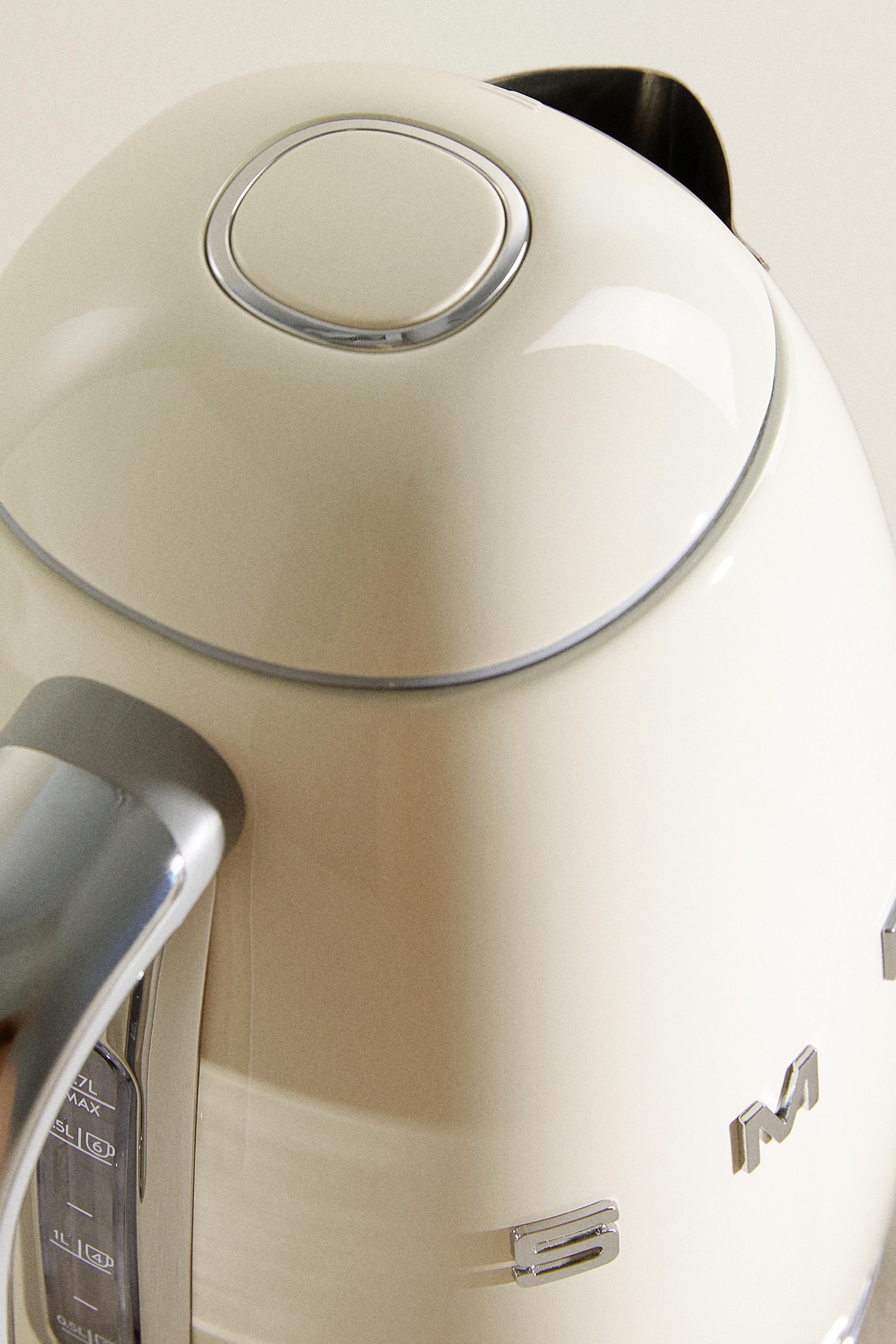 SMEG KETTLE — Cream