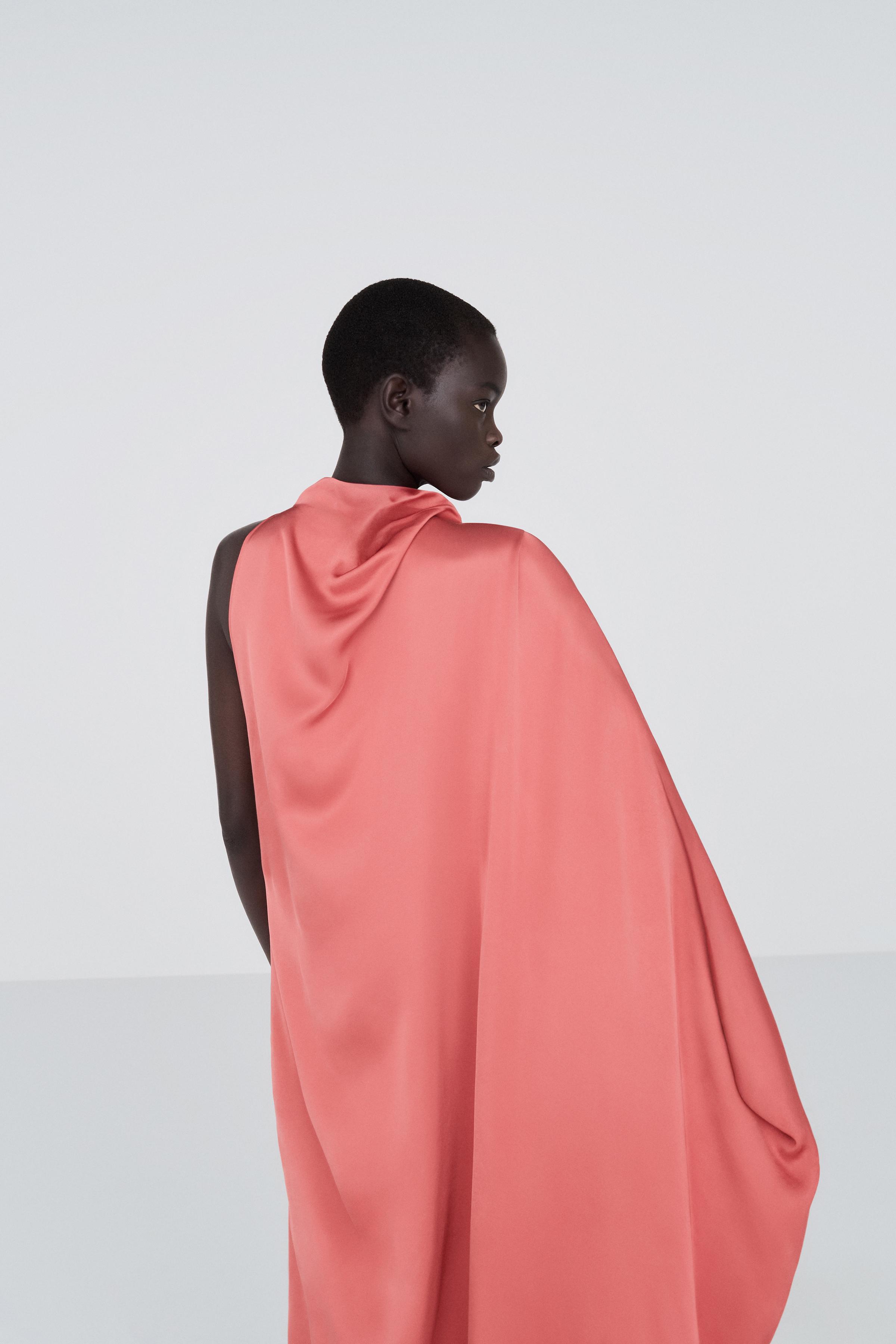 ROBE SATINÉE DRAPÉE