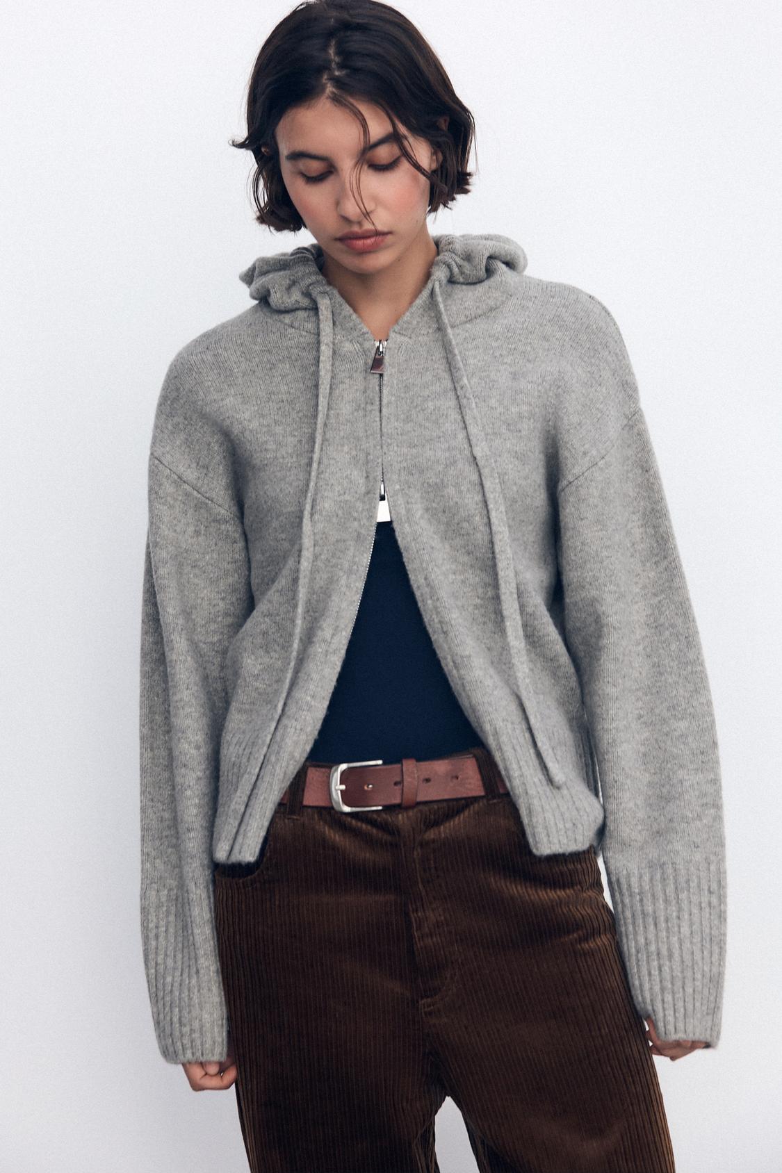 KNITTED HOODIE