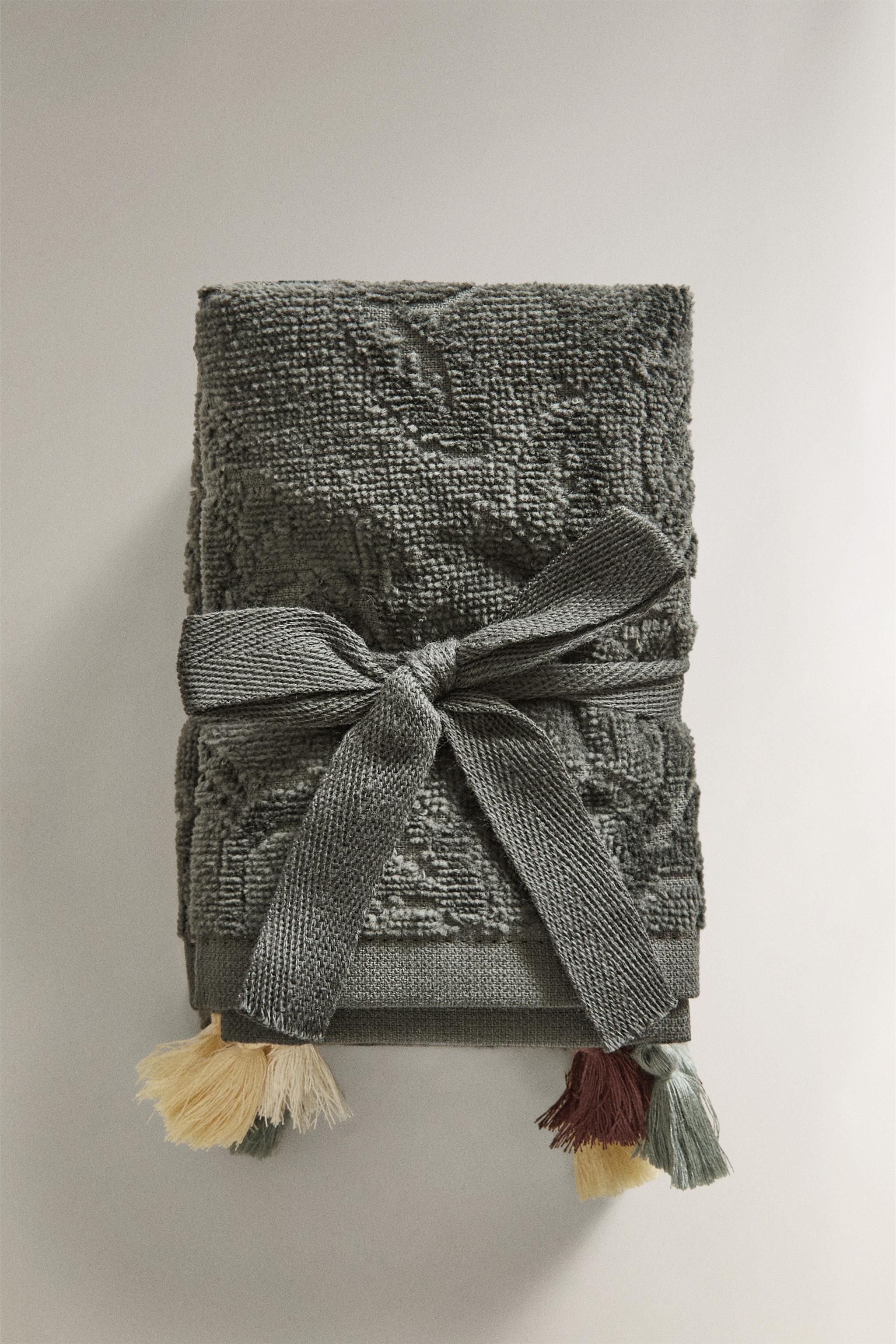 PACK OF HAND TOWELS WITH TASSELS (PACK OF 3