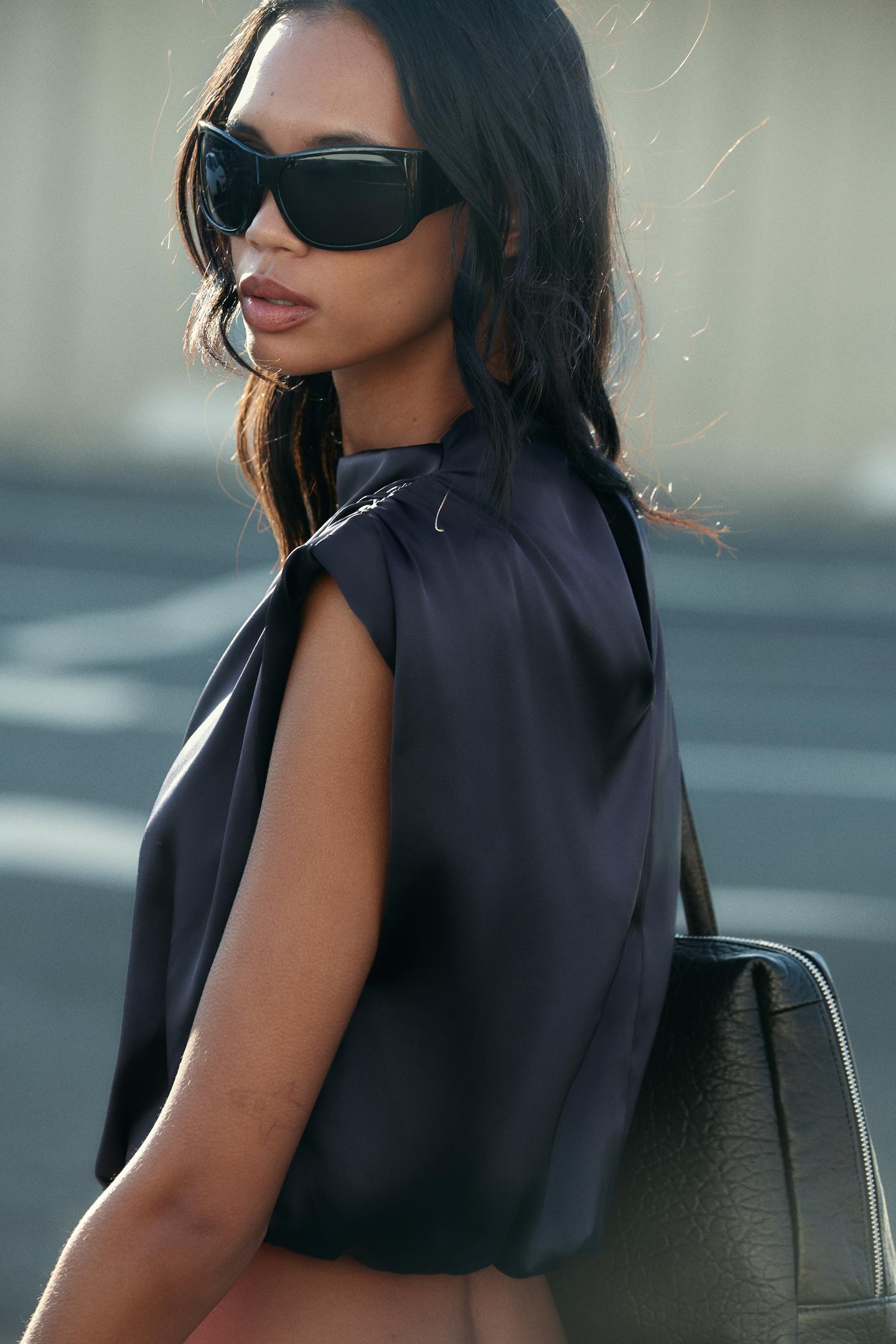 Женский топ Zara Satin Shoulder Pad Top, цвет: Тёмный тёмно-синий — фото 4