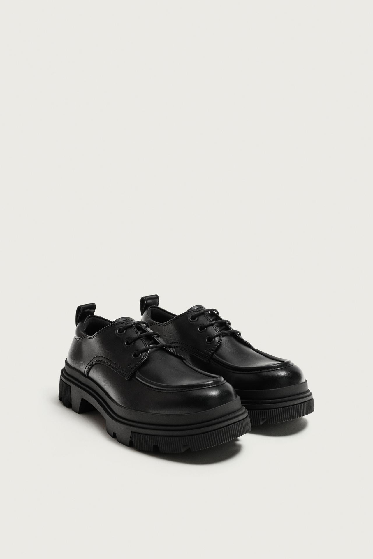 CHUNKY MOC TOE SHOES — Black