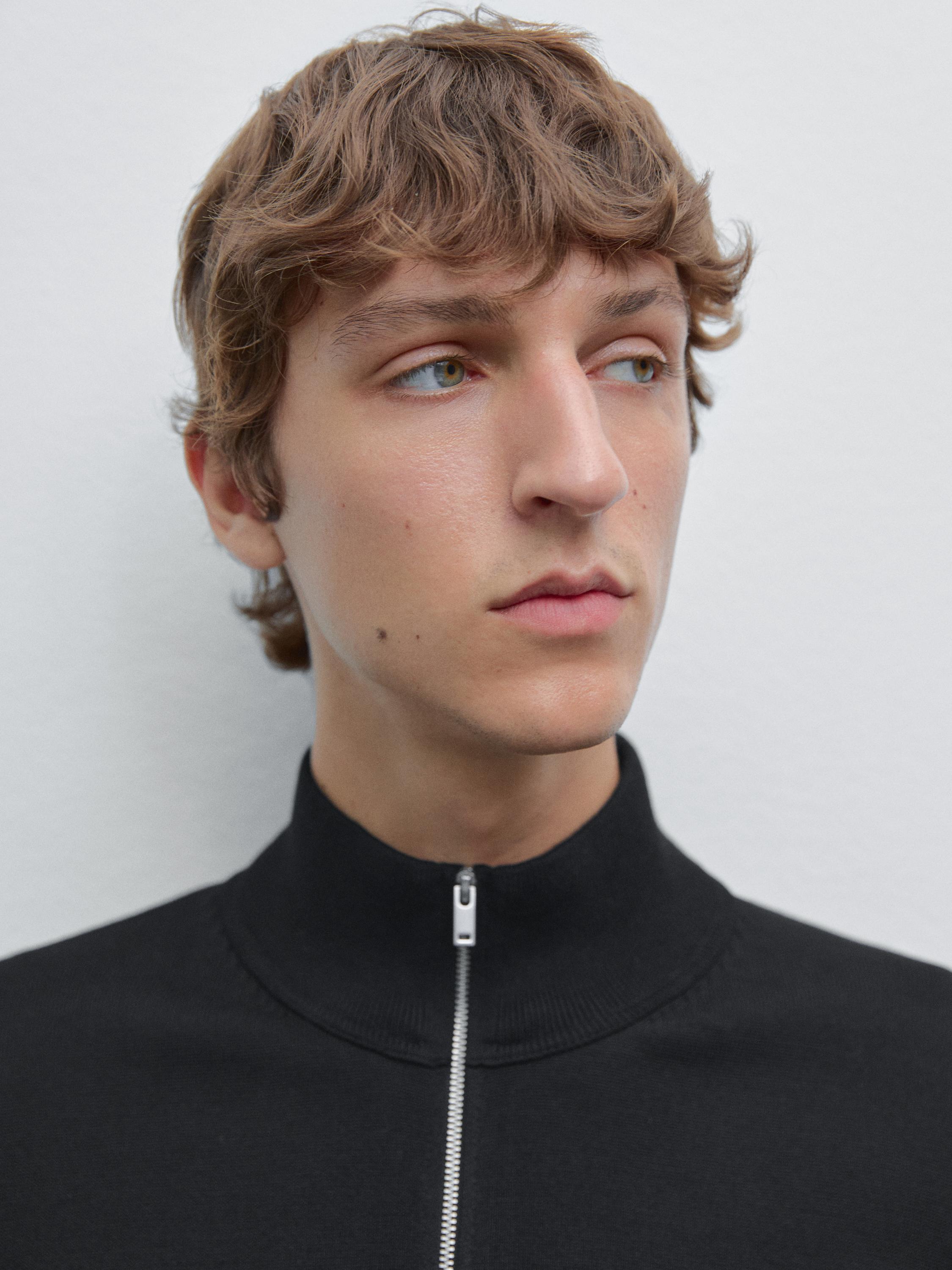 Mock neck knit sweater with zip