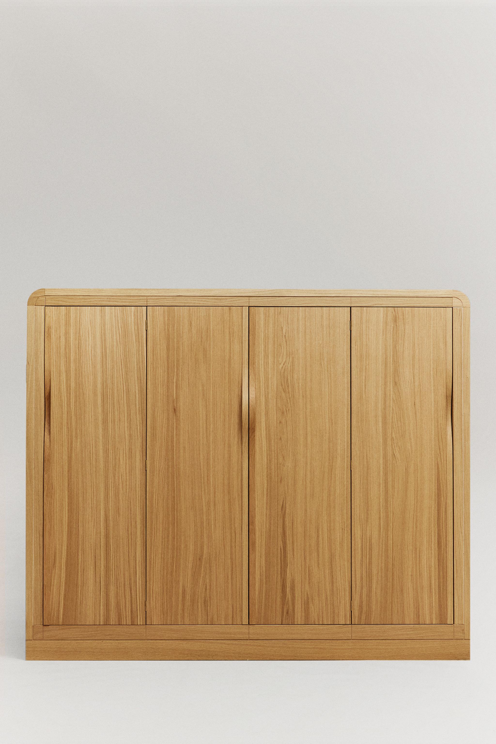 THE BLINKING CUPBOARD