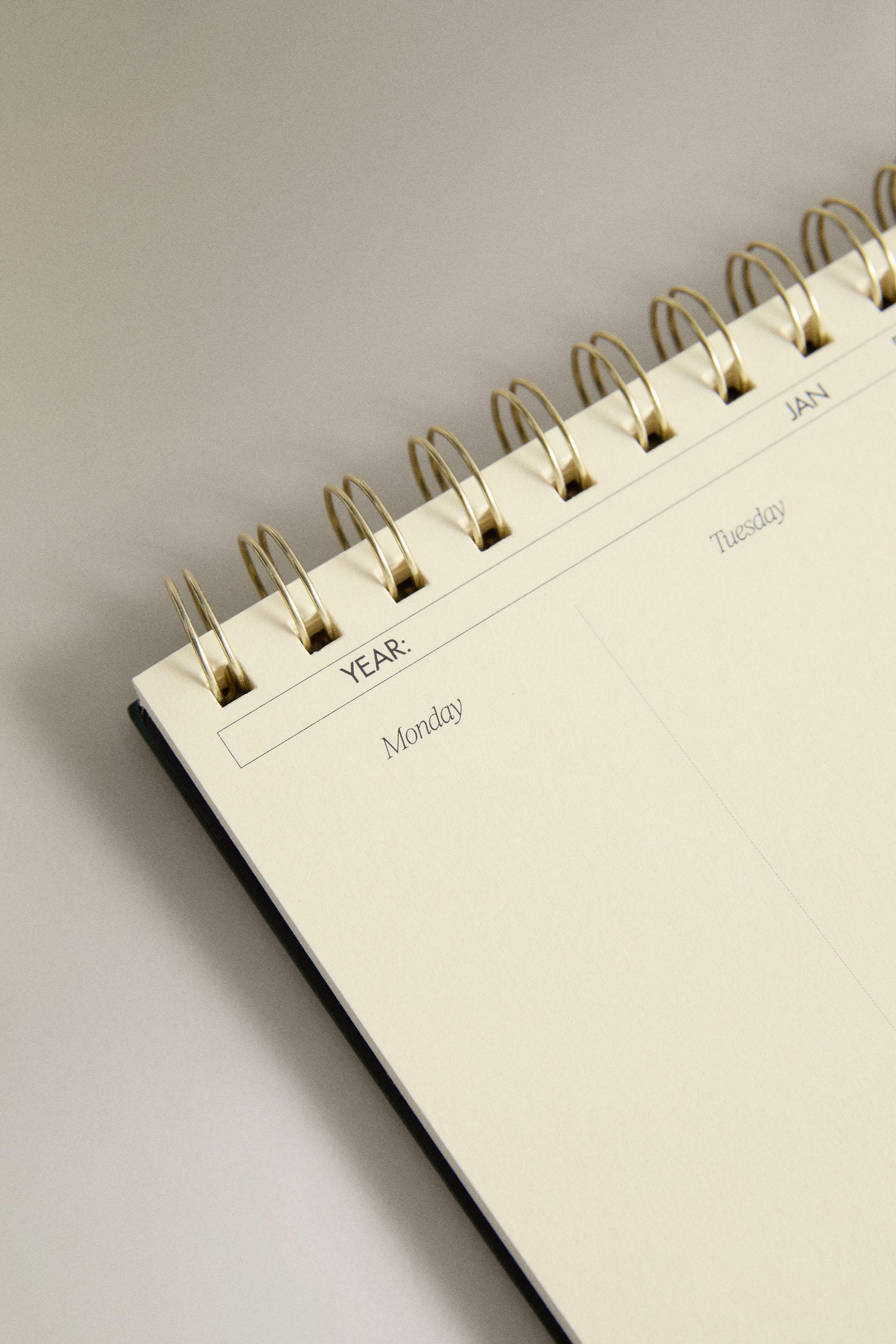 DESKTOP WEEKLY PLANNER — Ecru