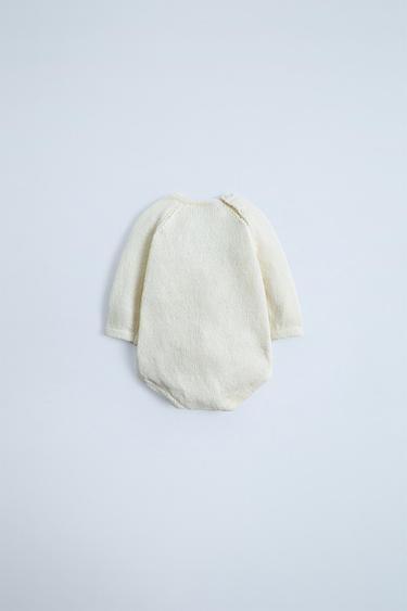 BODY EN MAILLE AVEC INSCRIPTION BRODÉE - Écru de Zara - Image 1
