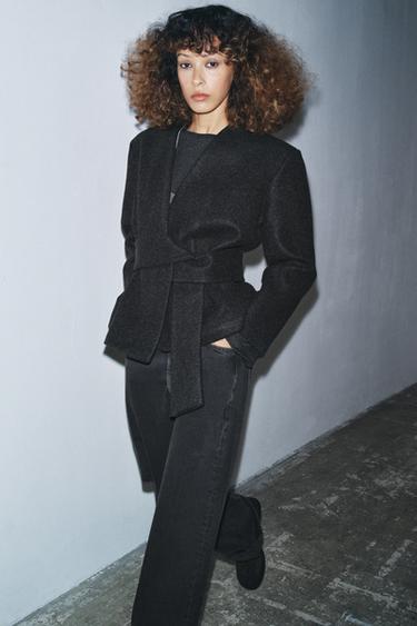 JAQUETA SOFT AMB CINTURÓ - Gris vigoureux de Zara - Imatge 0
