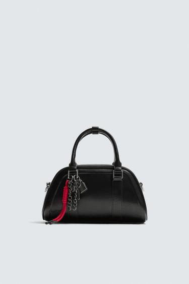 BOLSO DE MANO CHARMS - Negro de Zara