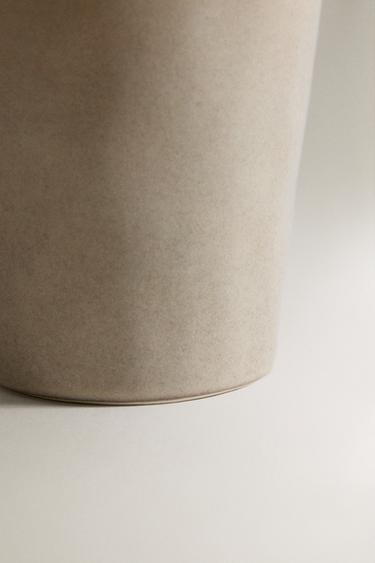 TASSE EN GRÈS IRRÉGULIÈRE - Gris taupe de Zara - Image 3