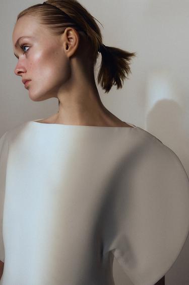 TOP MANGA ABULLONADA ZW COLLECTION - Crudo de Zara