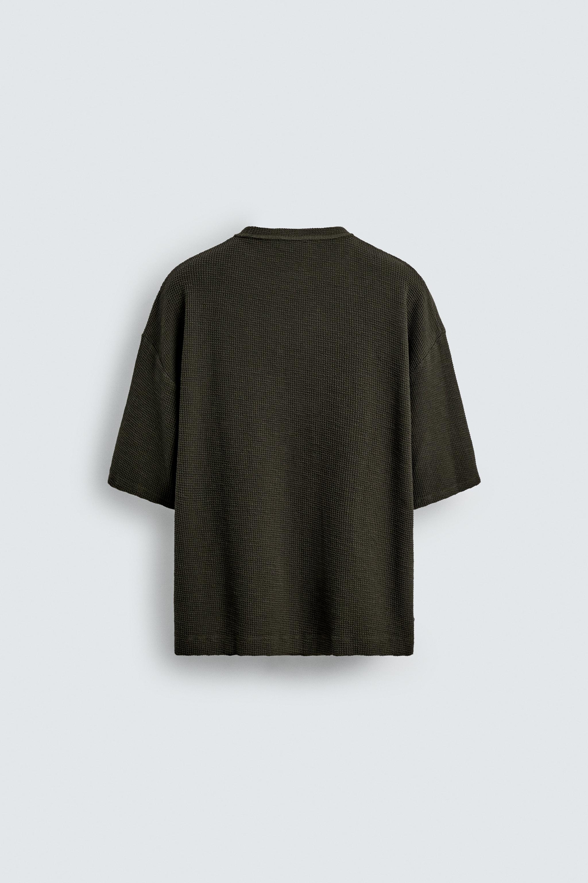 コントラストプリント入りニットTシャツ - ダークブラウン