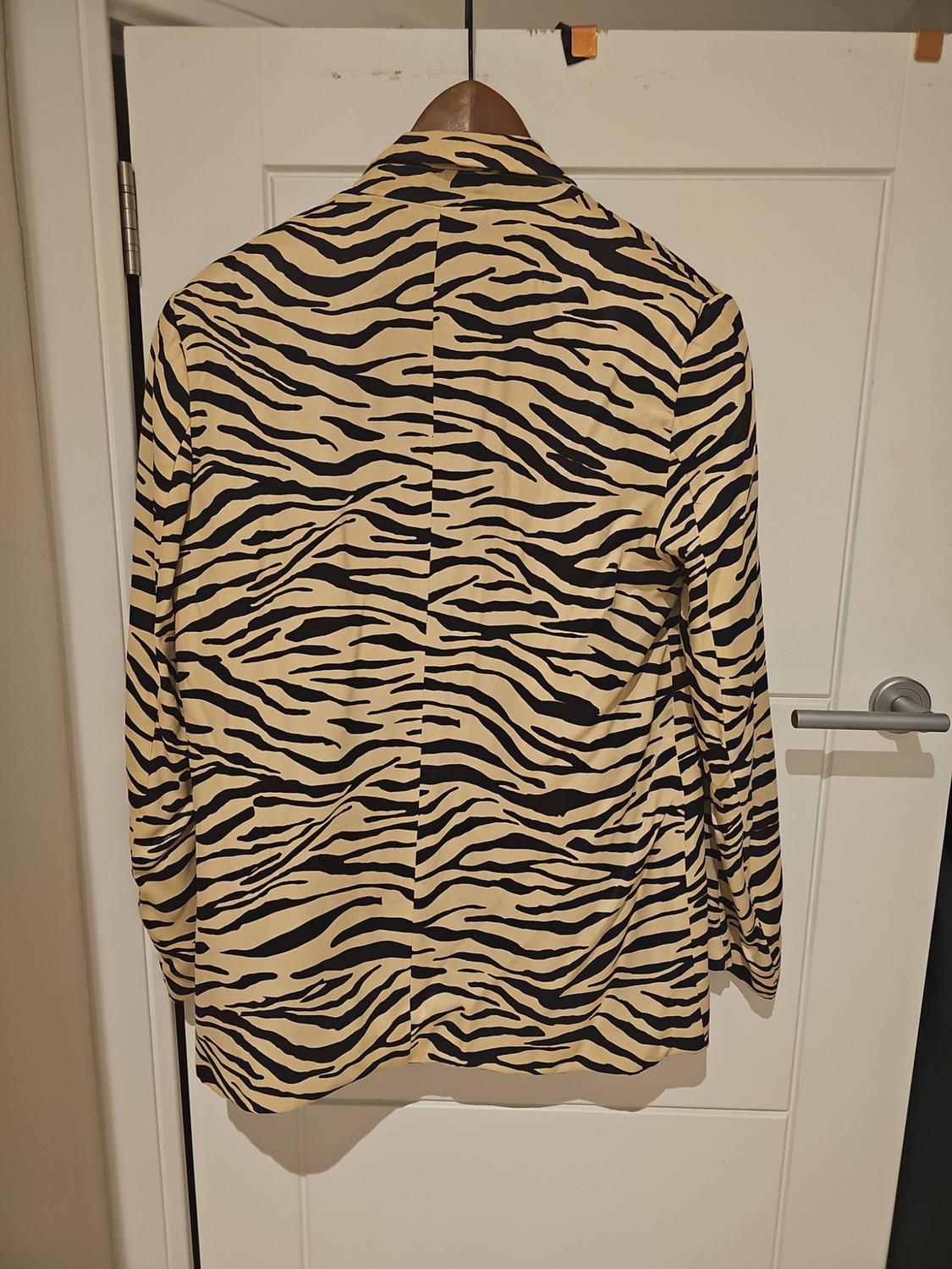 ANIMAL PRINT SATIN BLAZER - Image 2