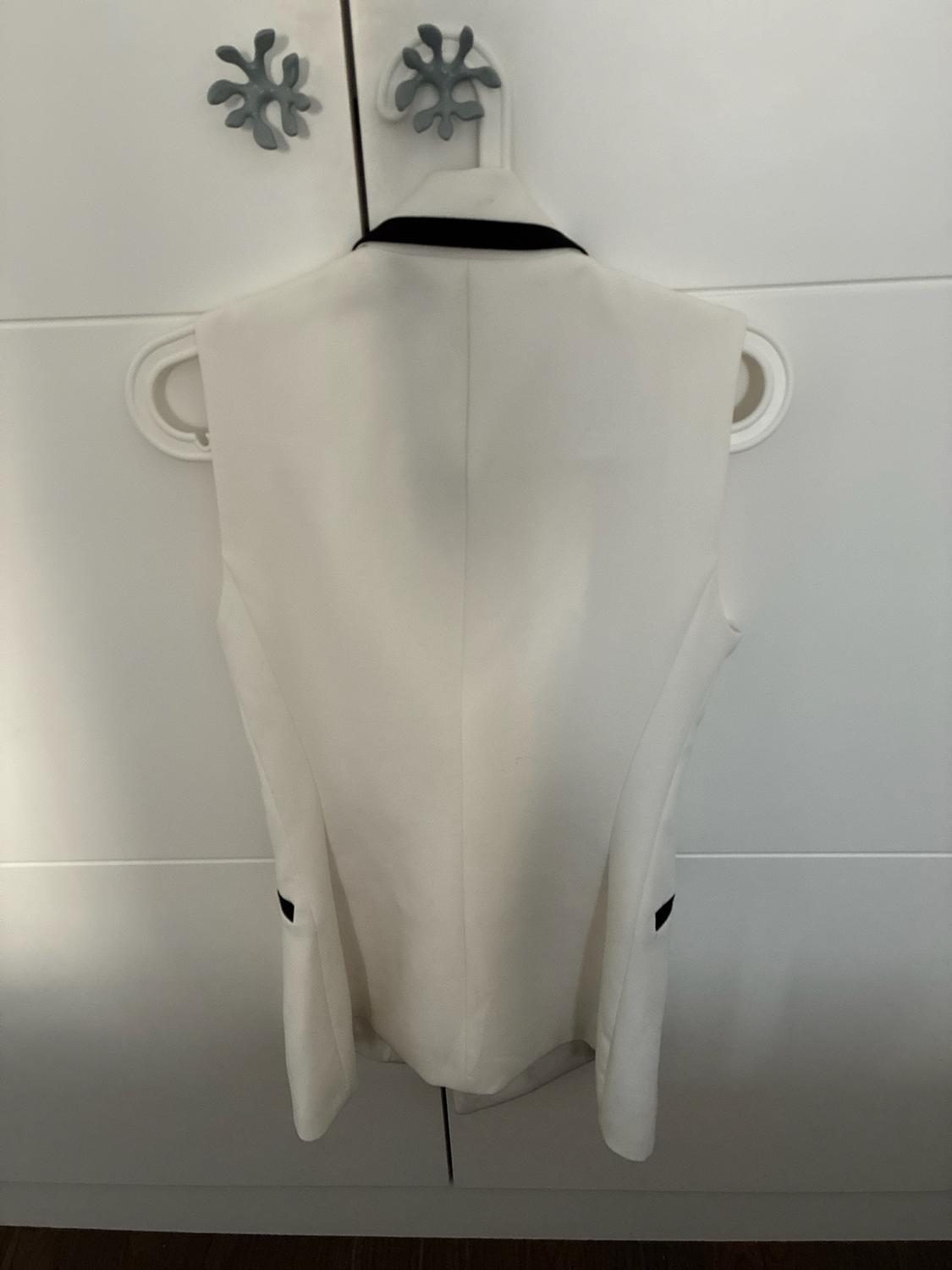 WAISTCOAT WITH CONTRAST TRIM - Image 2