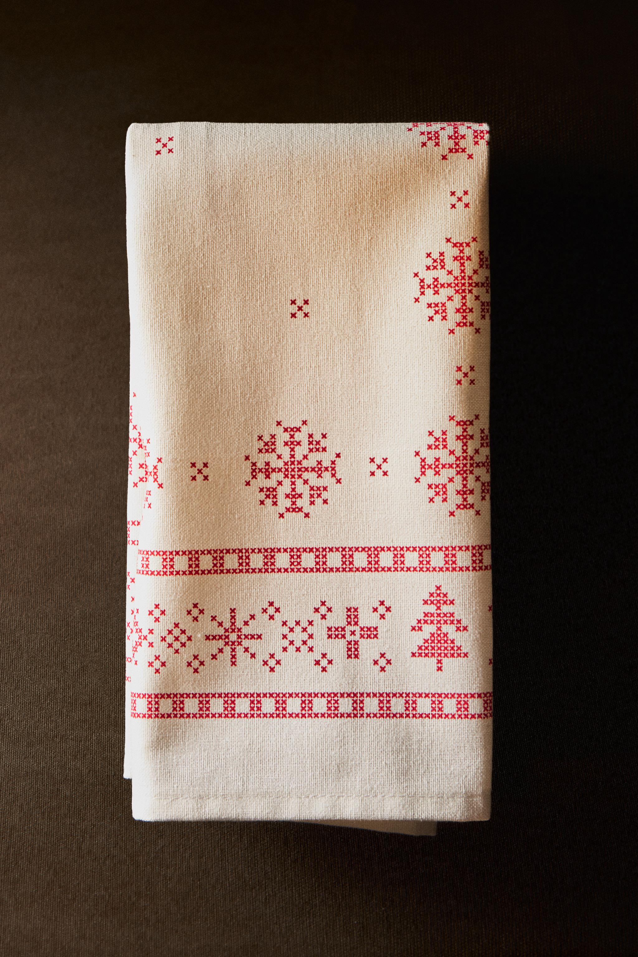 PACK OF CHRISTMAS BORDER PRINT COTTON NAPKINS (PACK OF 2)