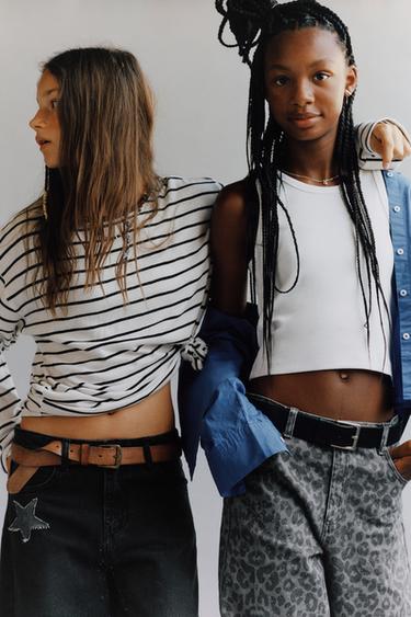 JEANS BARREL PARCHES ESTRELLAS - Gris de Zara