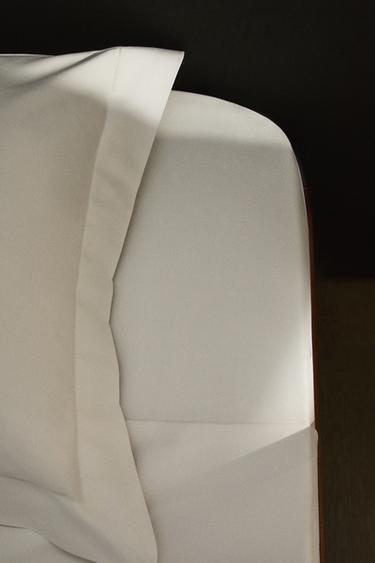 (300 THREAD COUNT) THICK SATEEN FITTED SHEET - White by Zara - Image 6