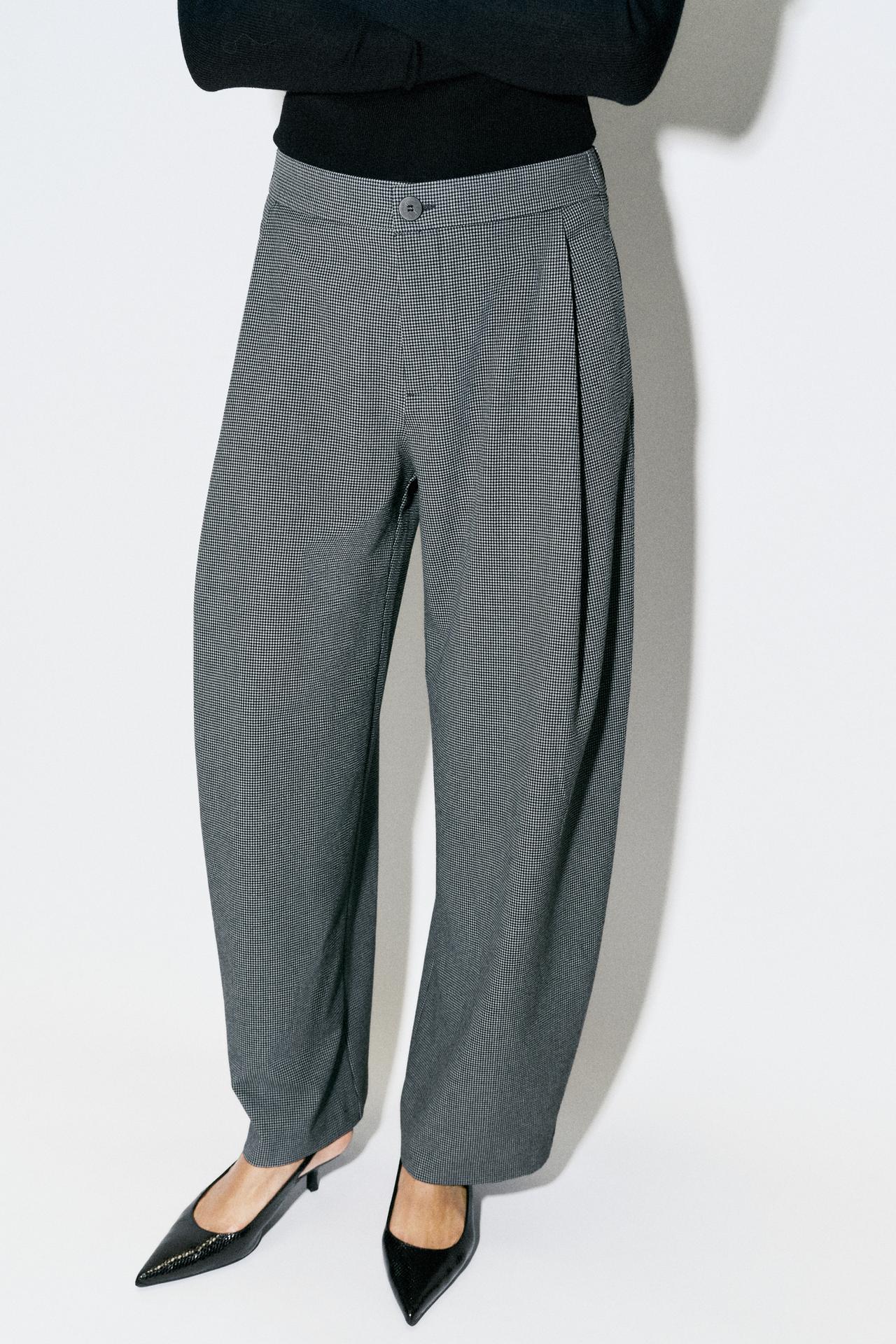 BARREL PLEATED PANTS — Black / Ecru