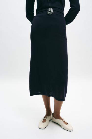 JUPE MI-LONGUE EN MAILLE UNIE - Bleu marine de Zara - Image 1
