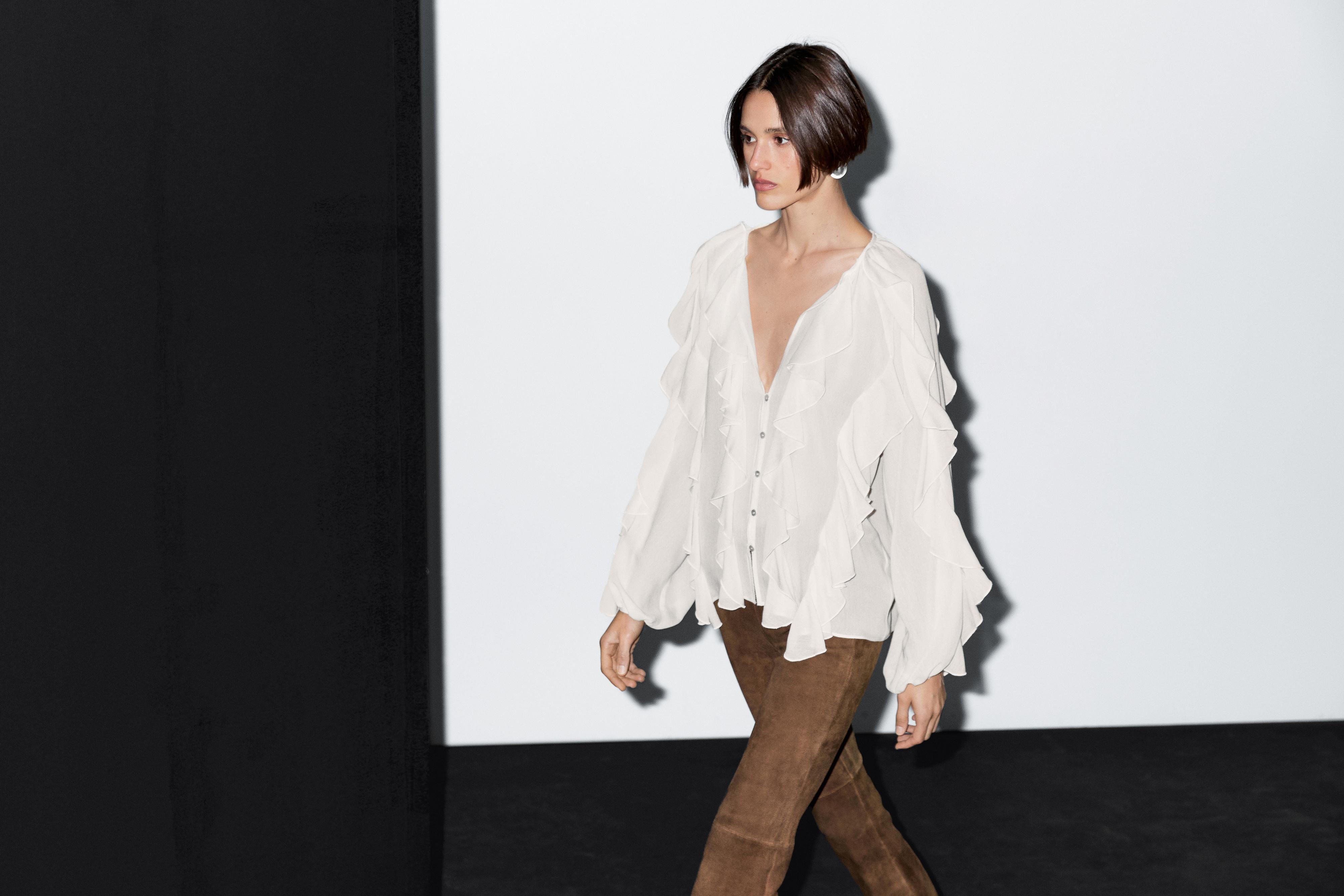 Flowing blouse with ruffles