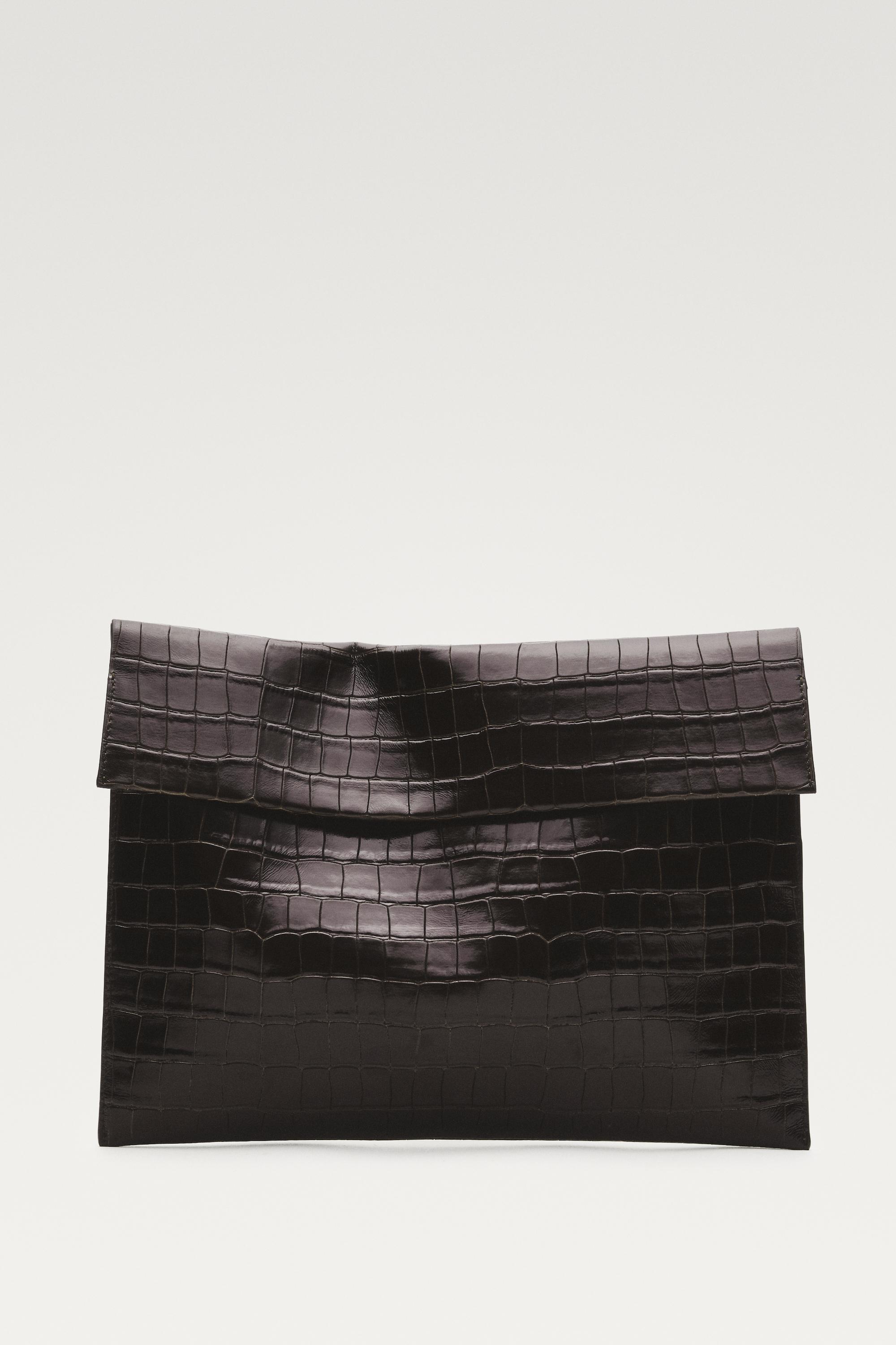 Textured laptop sleeve — Brown