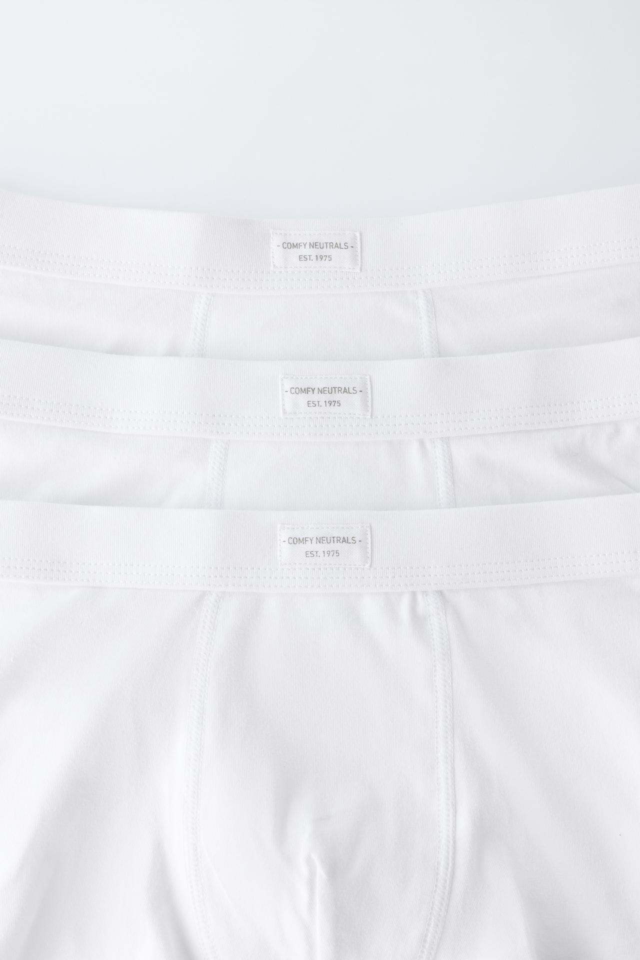 AGES 6-14 / THREE-PACK OF PLAIN BOXERS WITH LABEL — White