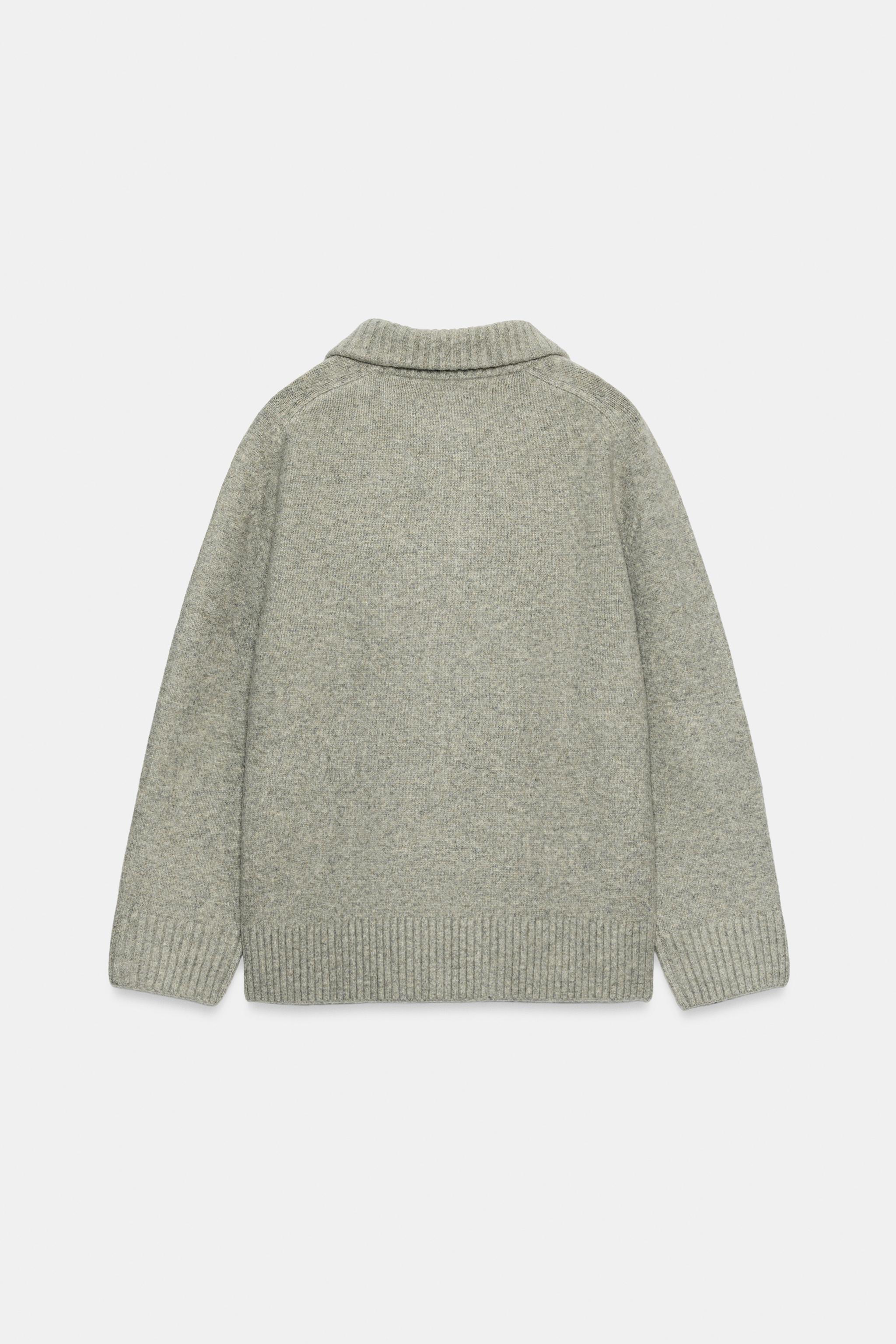 SOFT KNIT SWEATER