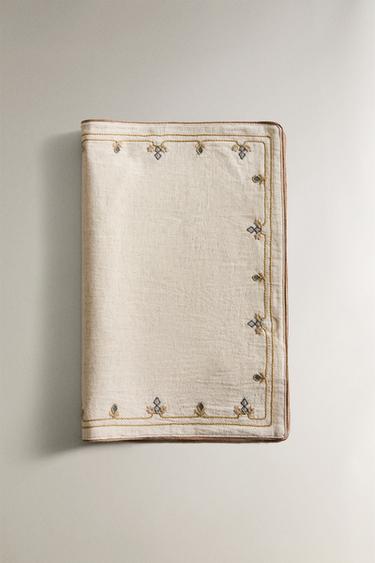 PLACEMAT WITH FLORAL EMBROIDERY - Light beige by Zara - Image 1