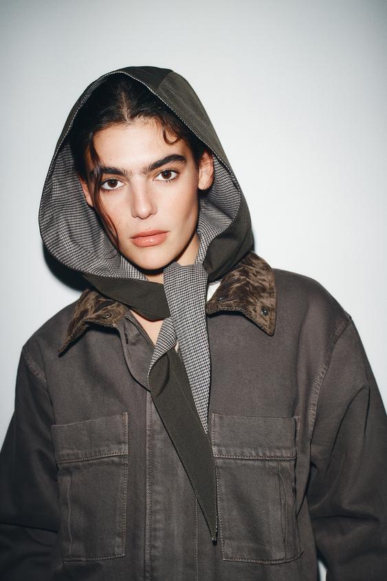 CONTRASTING PLAID HOOD