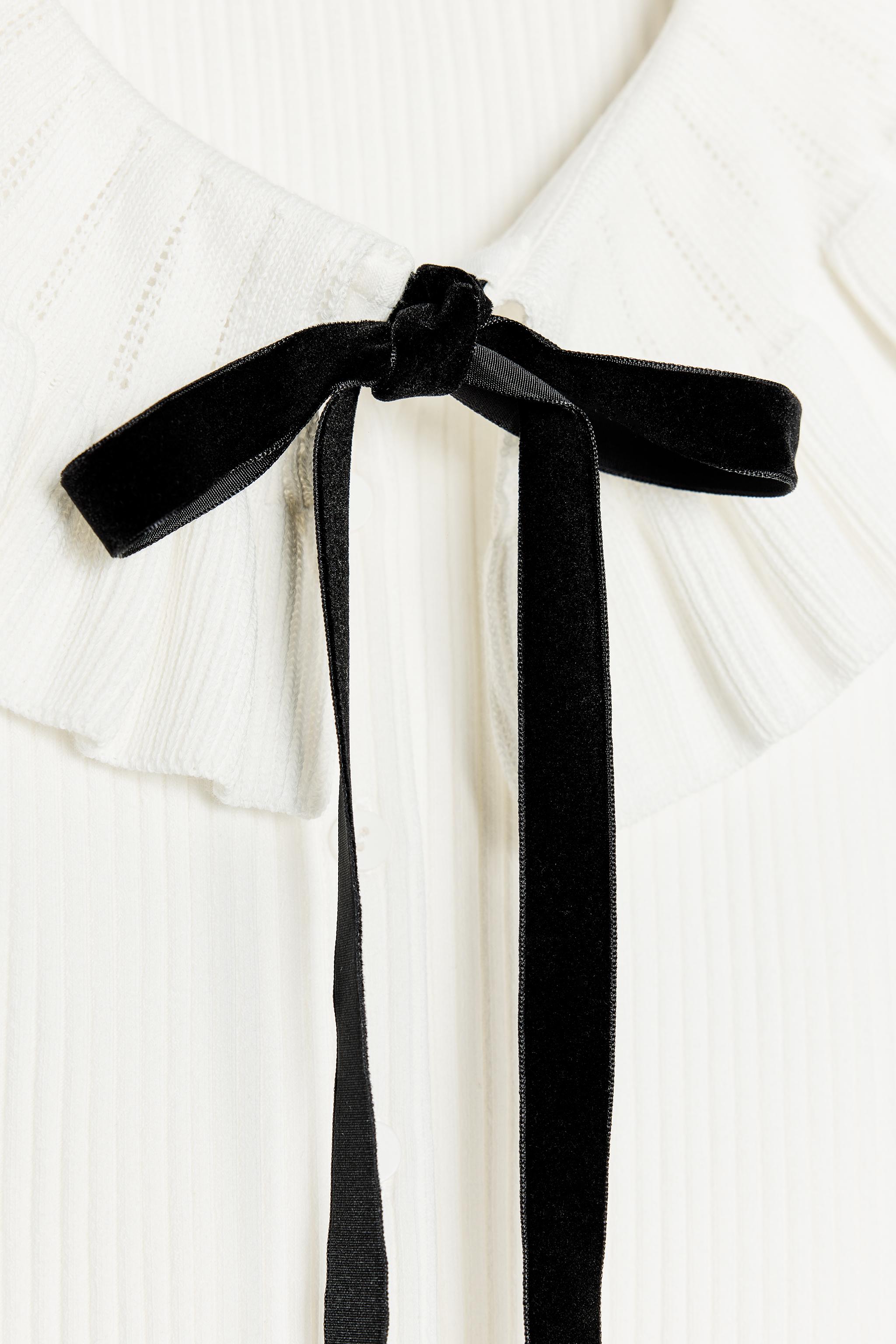 PETER PAN COLLAR KNIT TIED TOP