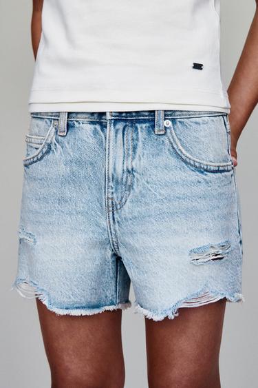 BERMUDA EN DENIM DÉCHIRÉ - Bleu clair de Zara
