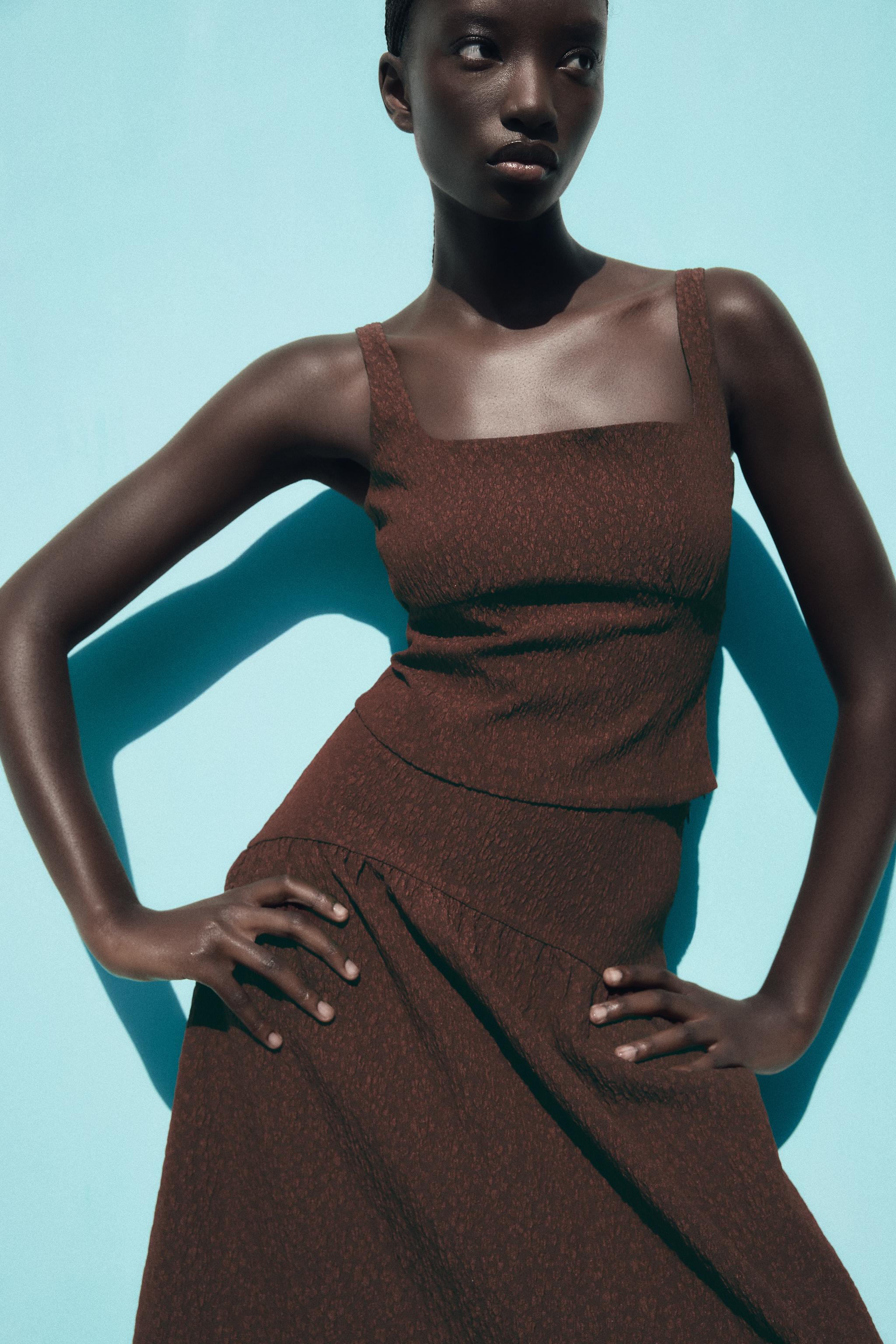 TEXTURED TANK TOP