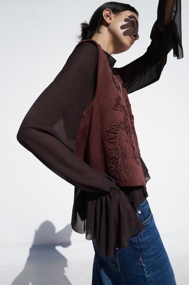 EMBROIDERED FAUX SUEDE GILET - Burgundy by Zara