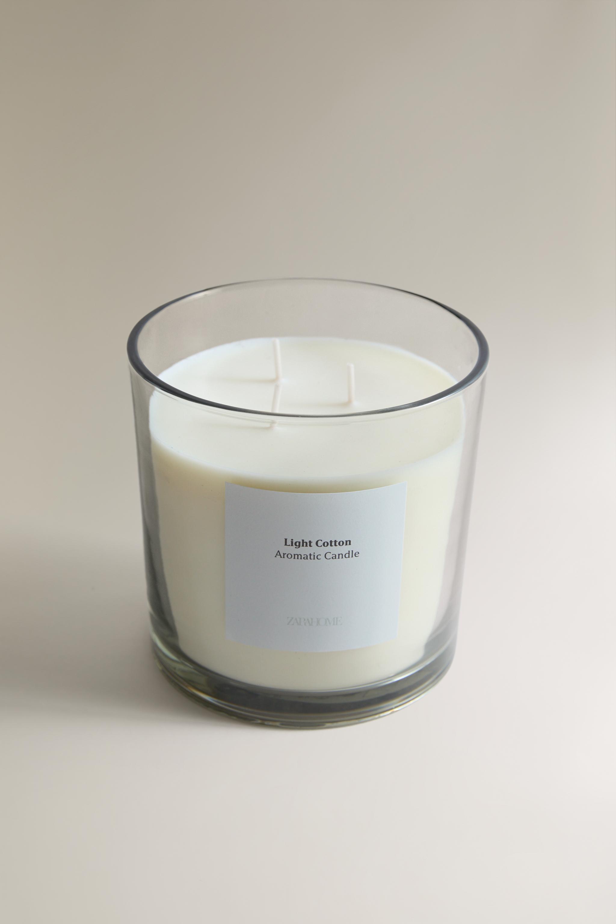 (620 G) LIGHT COTTON SCENTED CANDLE — white