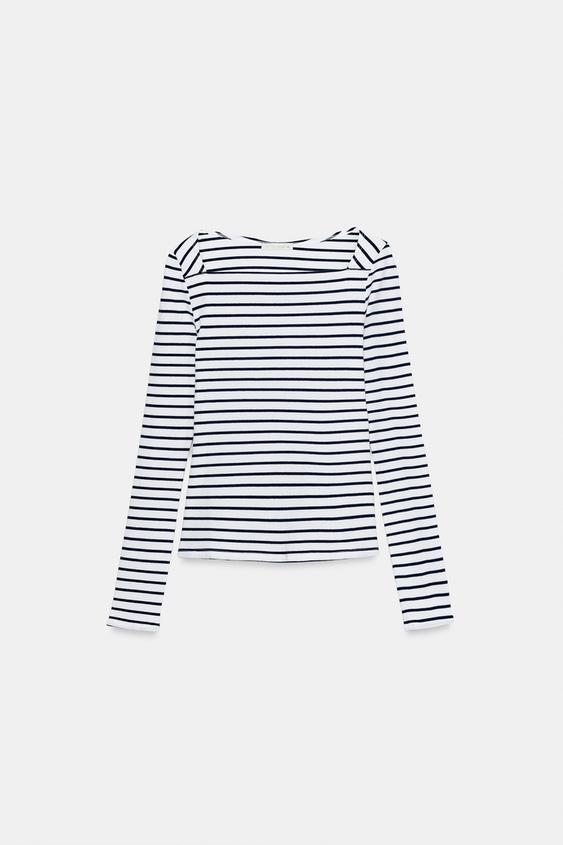 CAMISETA ESCOTE CUADRADO - Crudo / Marino de Zara - Imagen 0