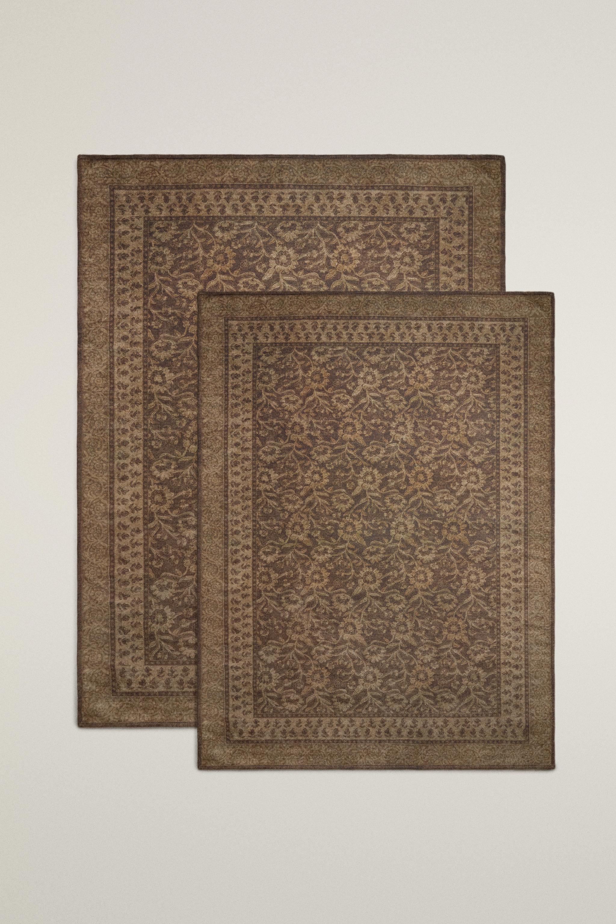 VINTAGE FLORAL AREA RUG