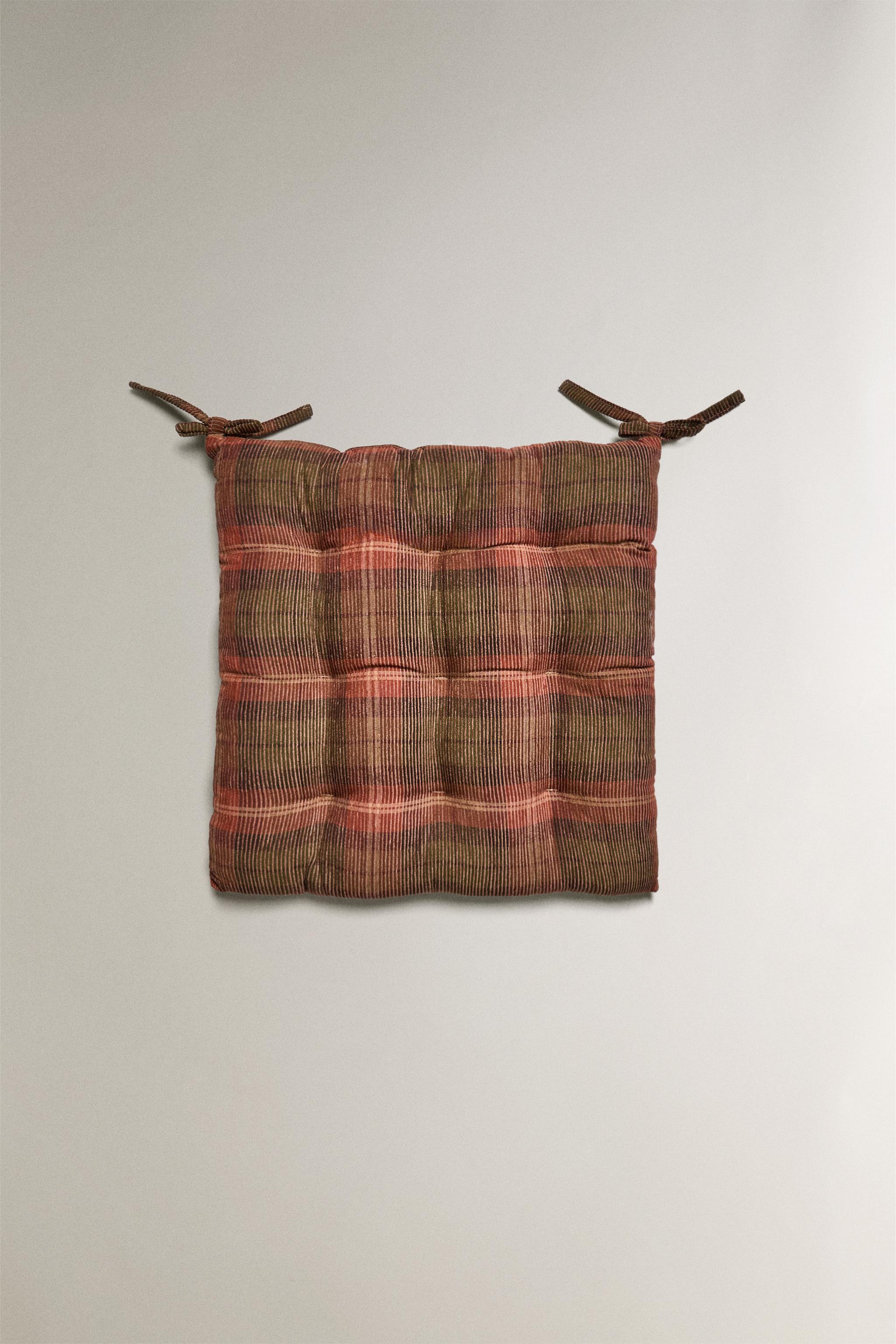 COUSSIN CHAISE CARREAUX