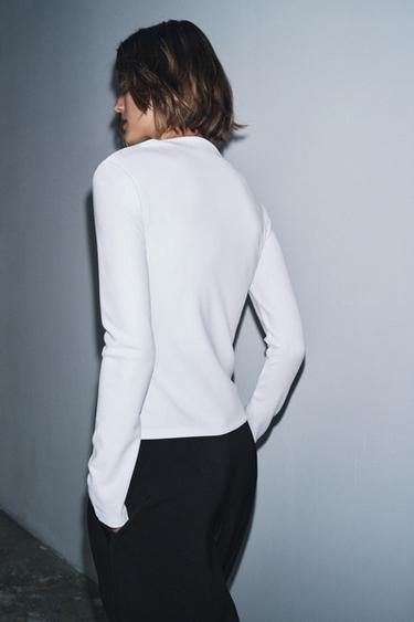 T-SHIRT CRÊPE À COL CHEMINÉE - Blanc de Zara - Image 2