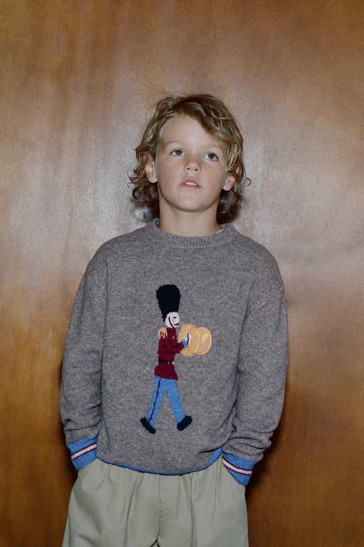 SOFT KNIT ROYAL GUARD PRINT SWEATER — Sand / Marl