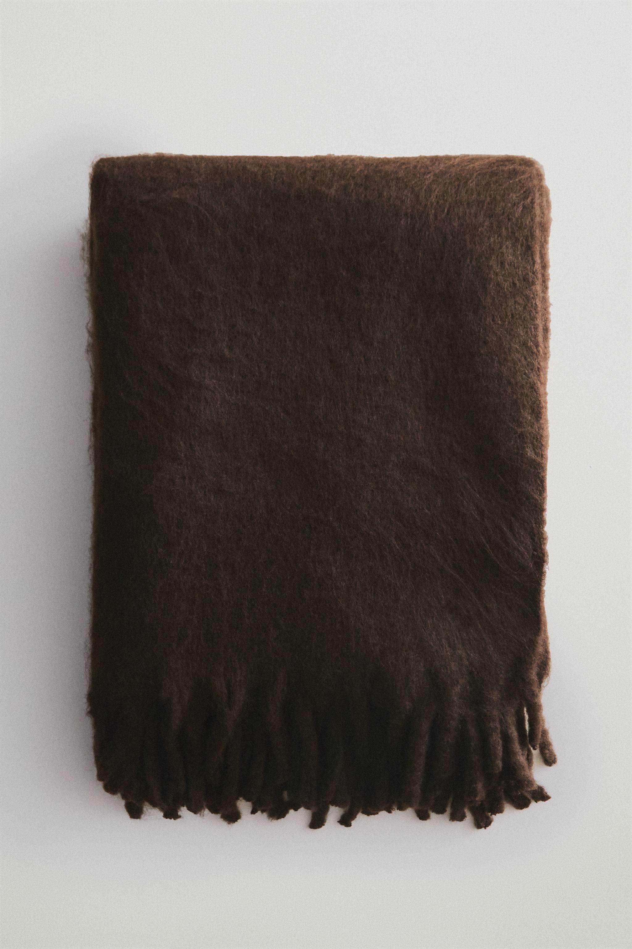 MOHAIR EFFECT BLANKET