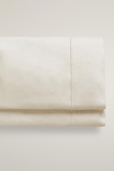 شرشف علوي ساتان (كثافة 500 خيط) - بيج فاتح الخاص بـ Zara