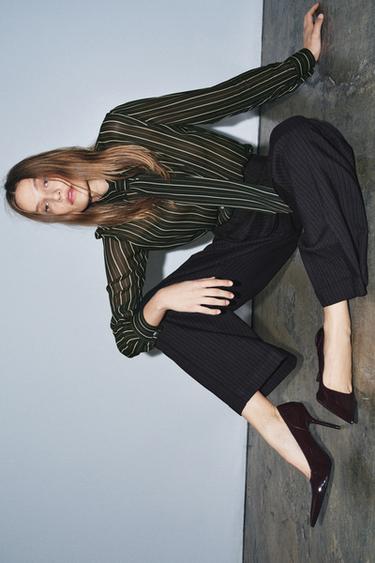 ZAPATO TACÓN APERTURAS LATERALES - Marrón Chocolate de Zara