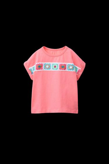 T-SHIRT MIT HÄKELBLUMEN - Koralle von Zara - Bild 0