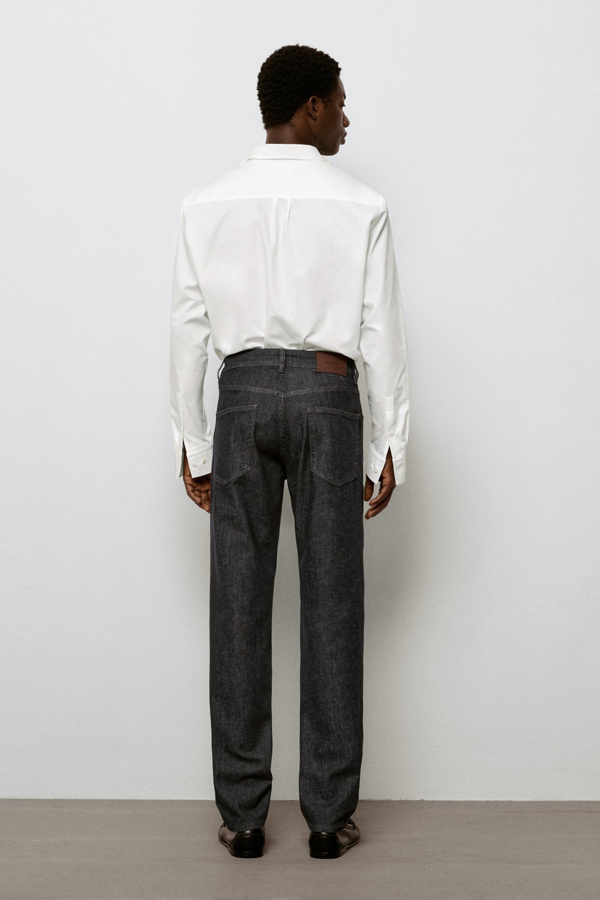 Lightweight tapered fit jeans