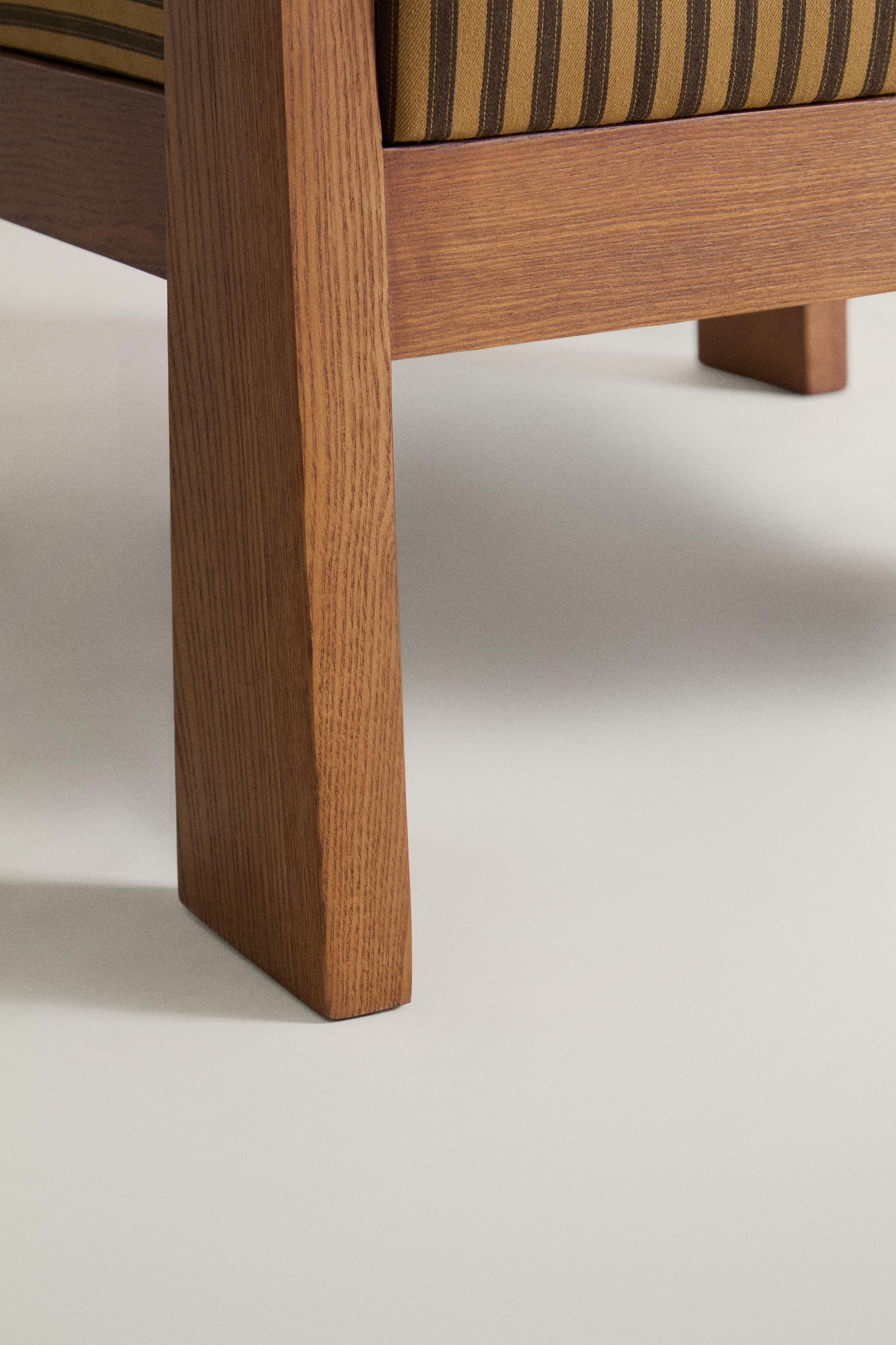FAUTEUIL EN FRÊNE À RAYURES