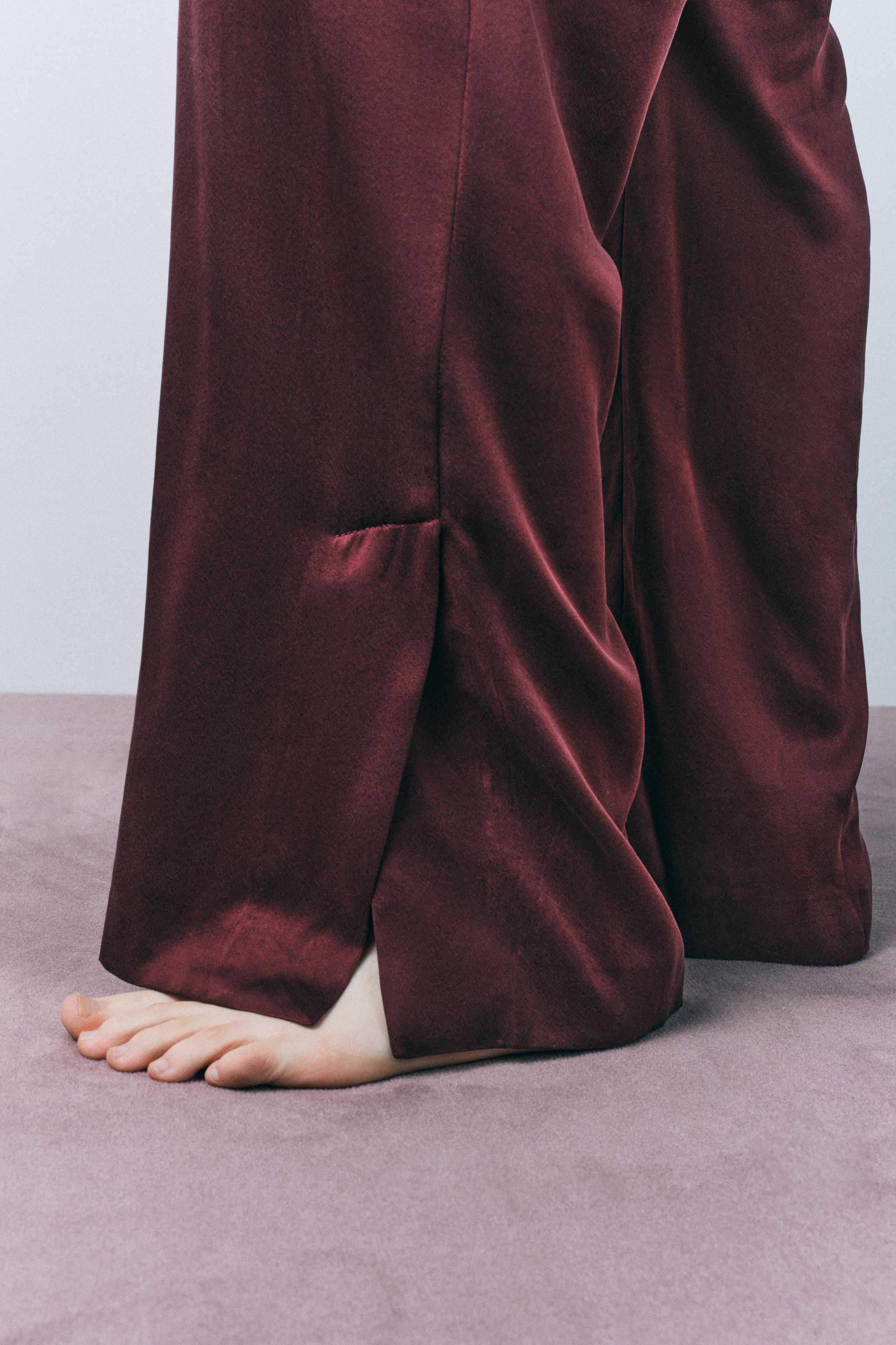 スペイン発送 ZARA シルクパジャマパンツ 上品カジュアル 限定！ シルクパジャマパンツ - エンジ | ZARA Japan / 日本