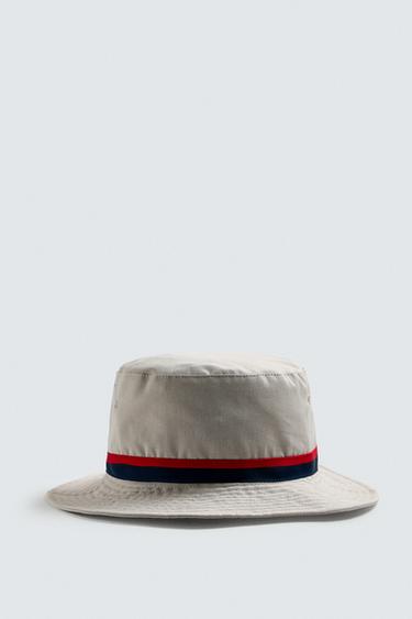 قبعة BUCKET بشريط - صخري الخاص بـ Zara